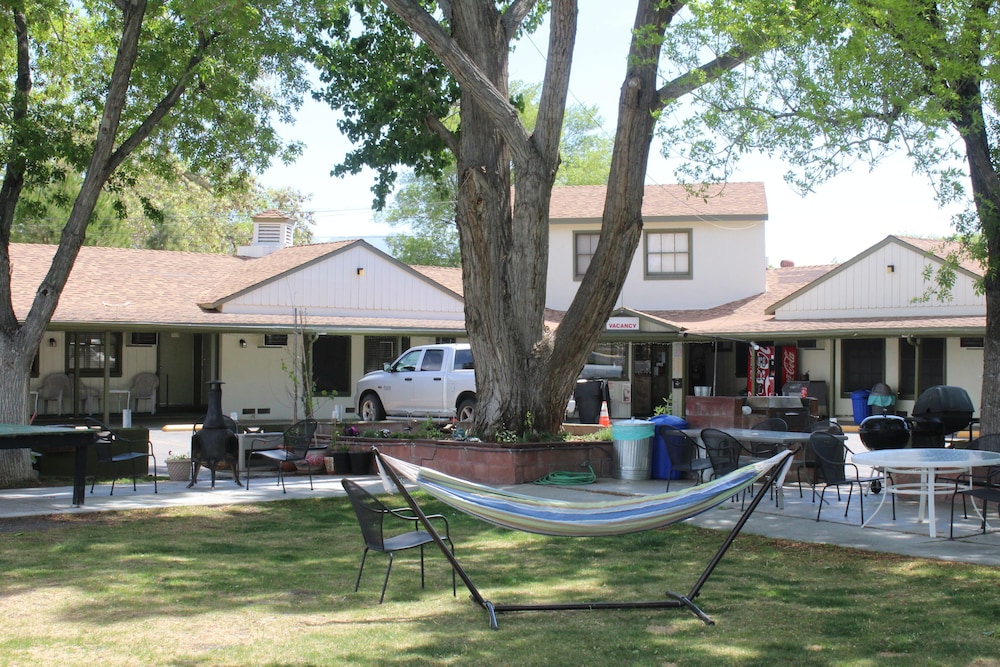 Trees Motel - photo 40