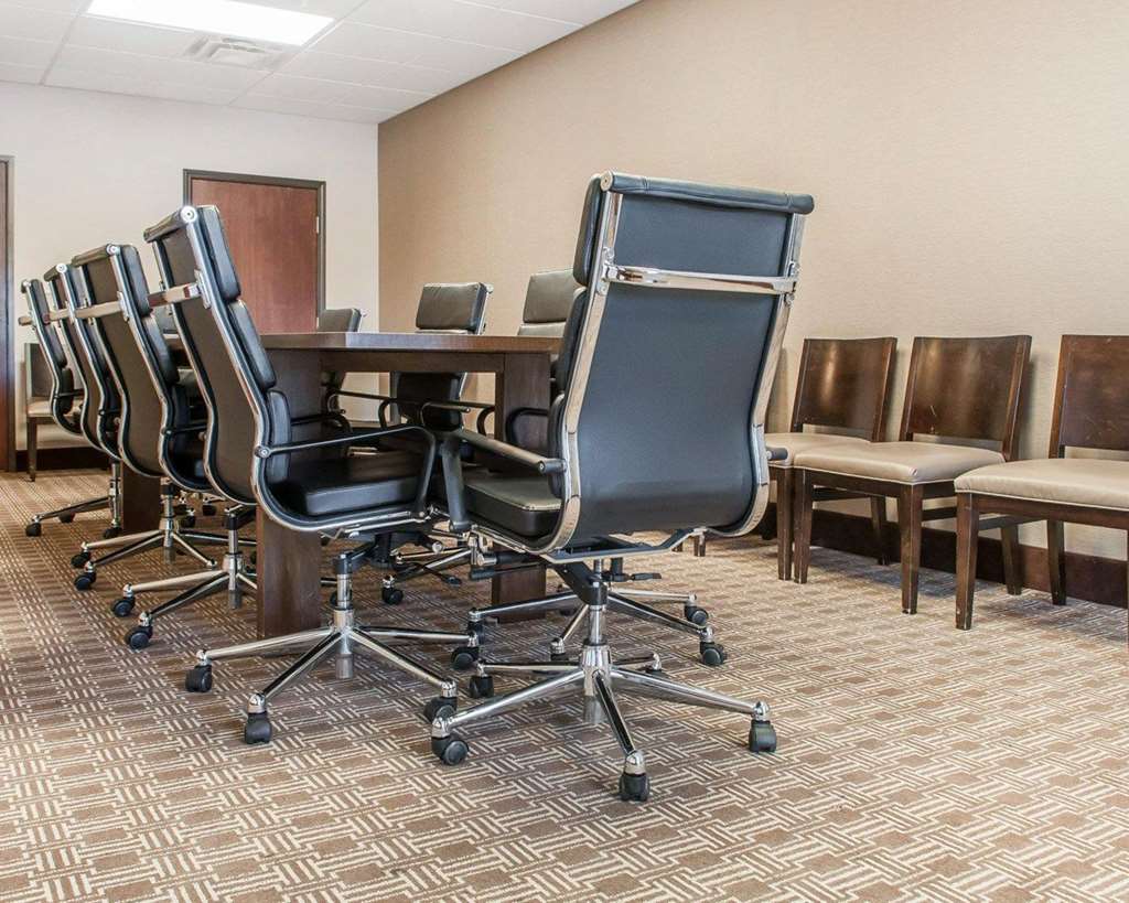 Comfort Suites Farmington - photo 22