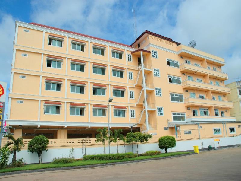 Submukda phoomplace hotel in Mukdahan, Thailand