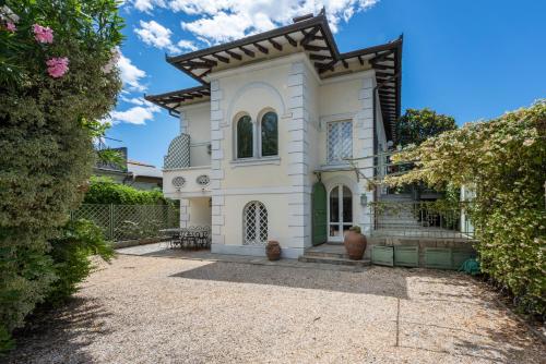 Piave Suites by Mmega — 4-Star Luxury Hotel in Forte Dei Marmi, Italy