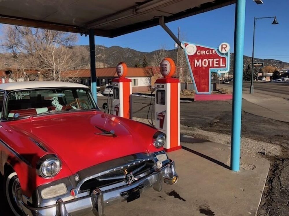 Circle R Motel - photo 37