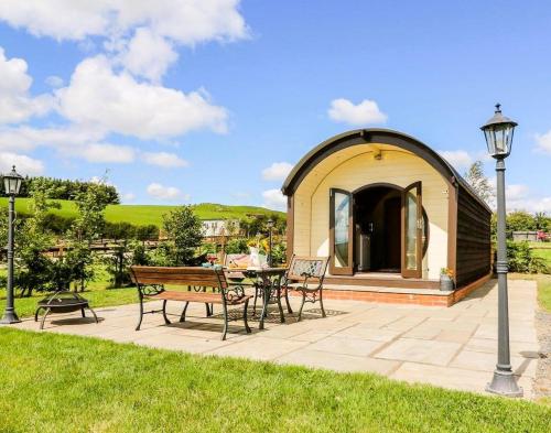 Meadow View - carbon neutral hotel in Rhayader