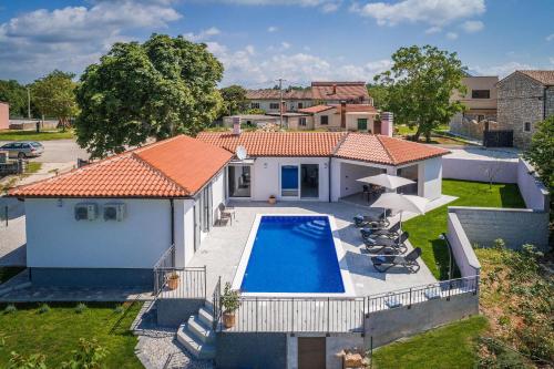 Holiday house NaNa — 4-Star Luxury Hotel in Marcana, Croatia
