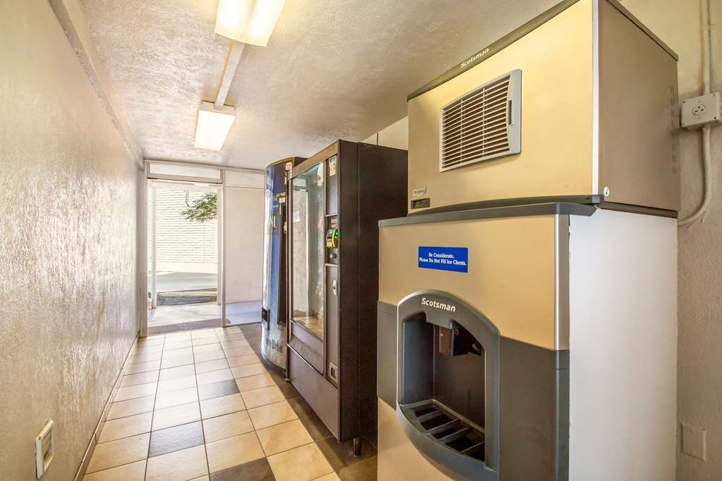 Motel 6 Youngtown AZ Phoenix Sun City - photo 32