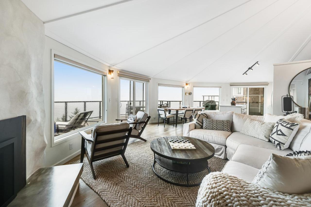 Boxer Bay in Oceanside, United States