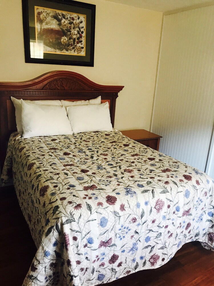 Town Line Motel - photo 5