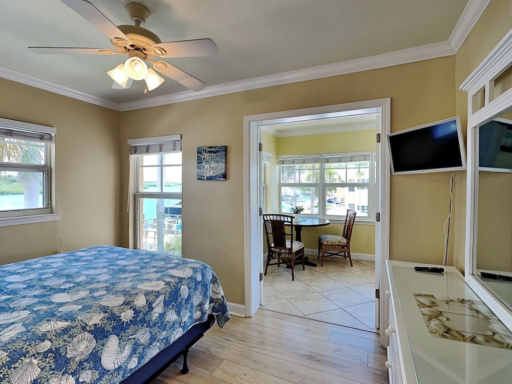 Barefoot Beach Resort B 201 by Distinctive Beach Rentals - photo 8