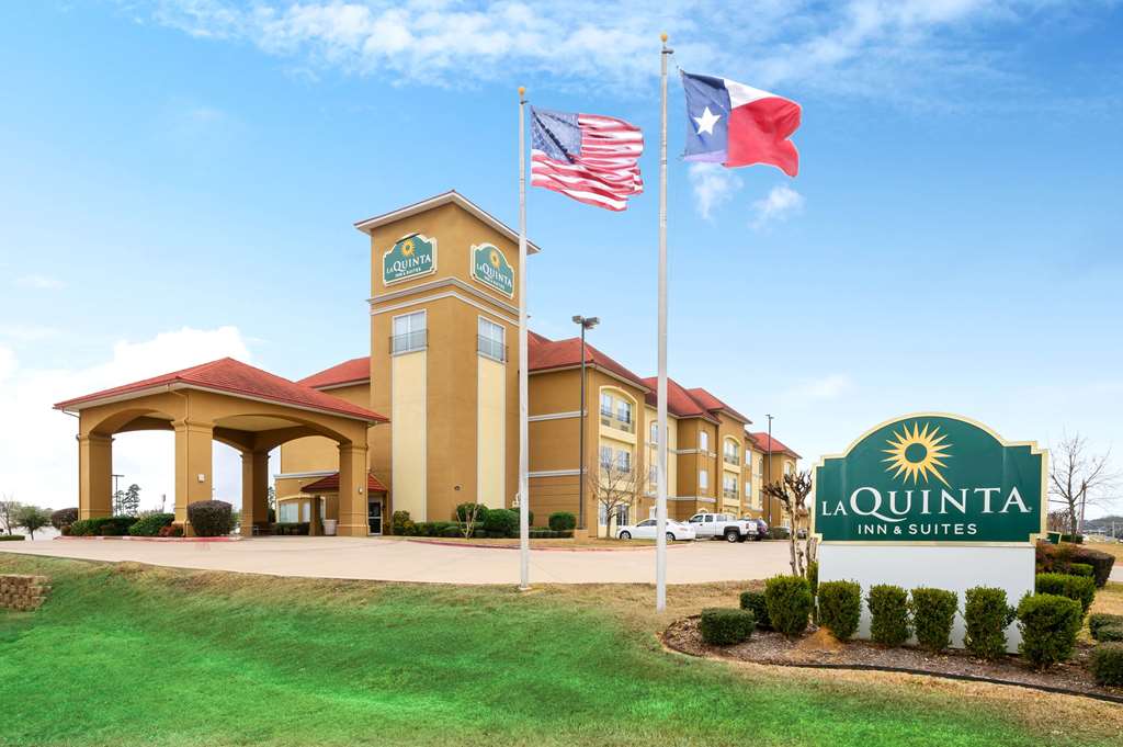 La Quinta Inn & Suites by Wyndham Longview North - featured photo