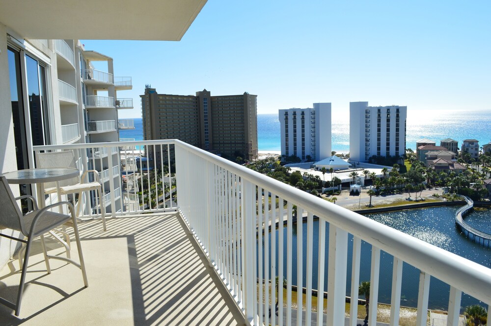 Pelican Beach Resort - photo 30
