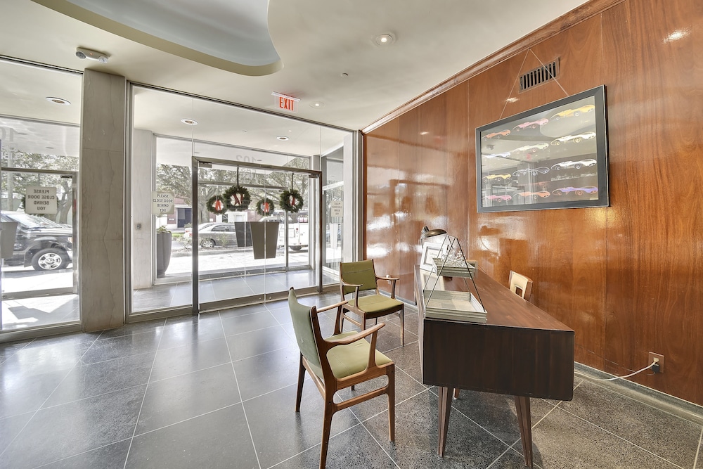 Stay Alfred at Drayton Tower - photo 2
