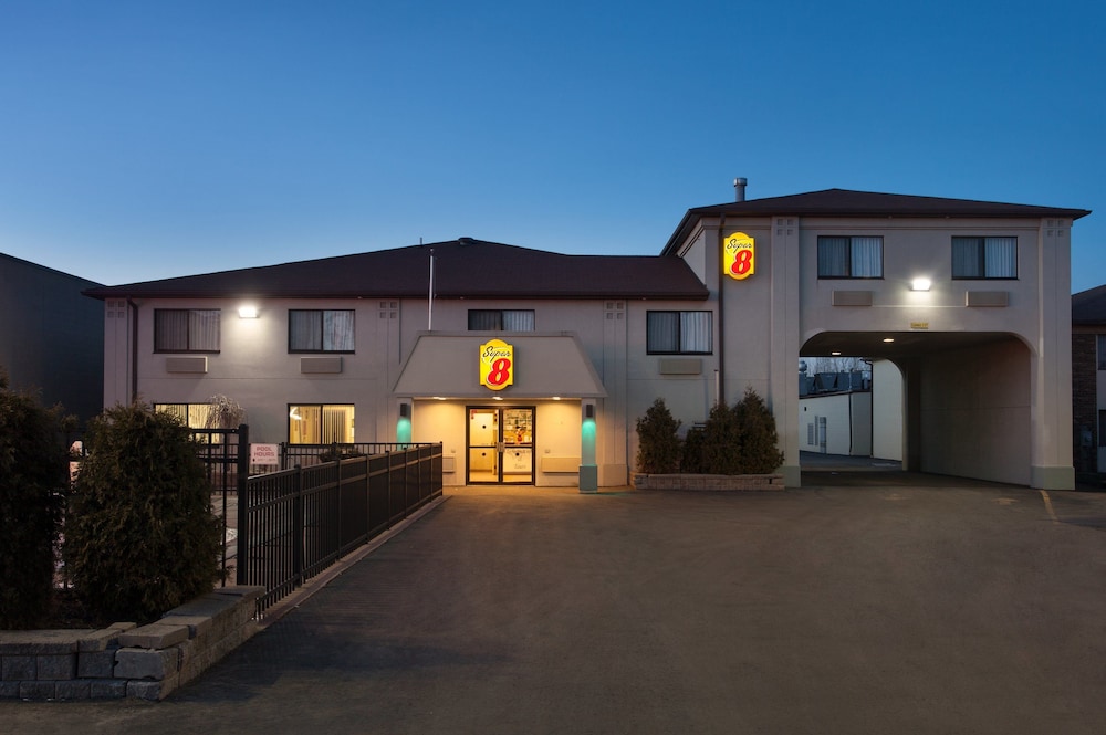 Super 8 by Wyndham Niagara Falls NY - photo 56