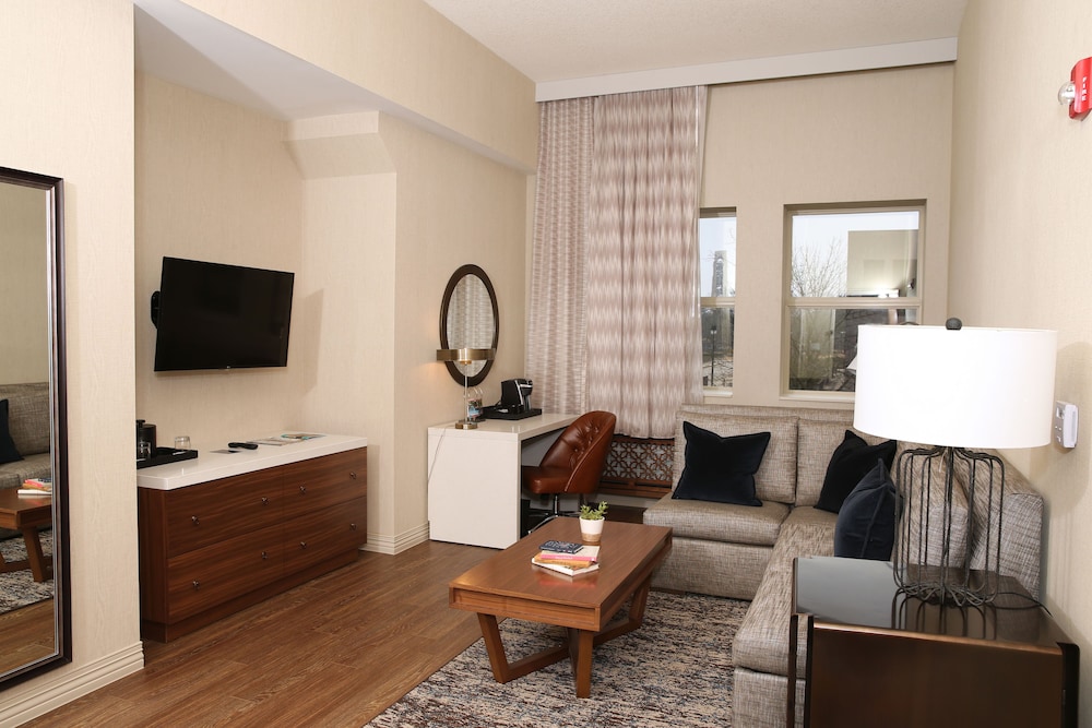 Hotel Indigo Naperville Riverwalk an IHG Hotel - photo 5