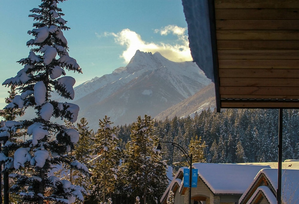 Earl Grey Lodge — Invermere — photo 2