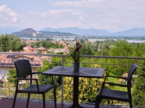 Casa Ierardi Appartamento Arona Bellavista — 4-Star Luxury Hotel in Arona, Italy