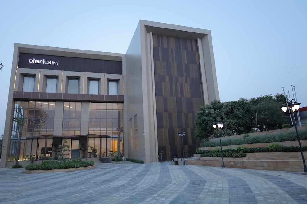 Clarks Inn Etawah — Etawah