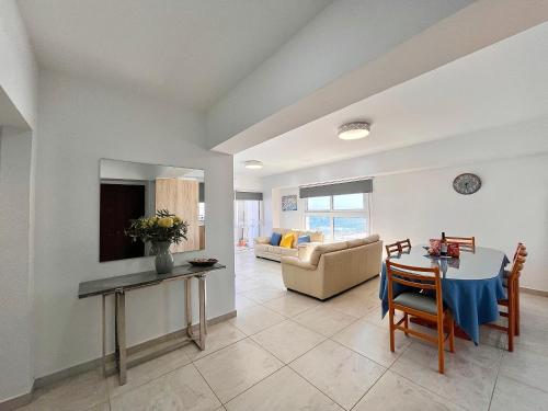 Larnaca BeachHouse