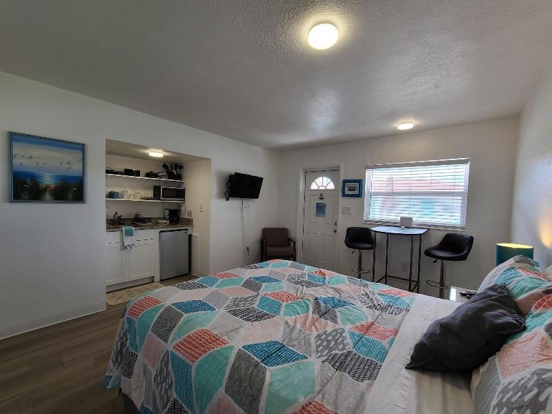 Sun Island Motel - photo 44
