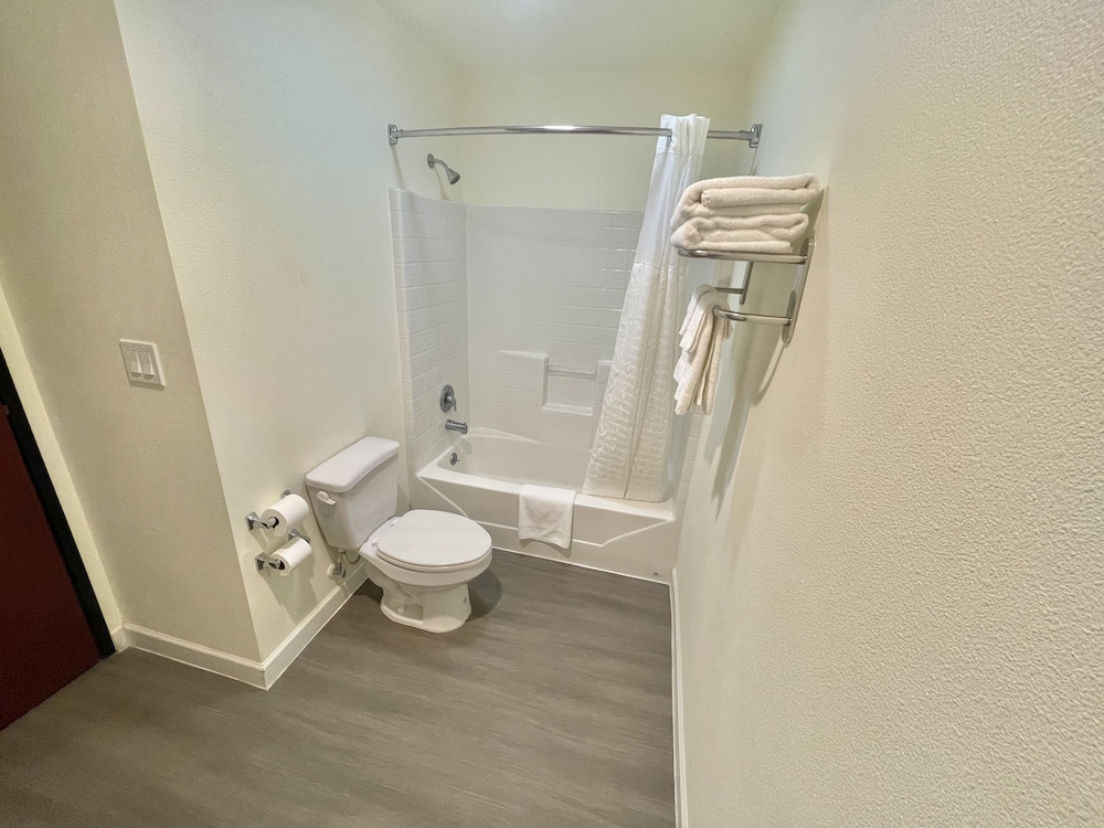 FairBridge Inn & Suites Cuero - photo 15