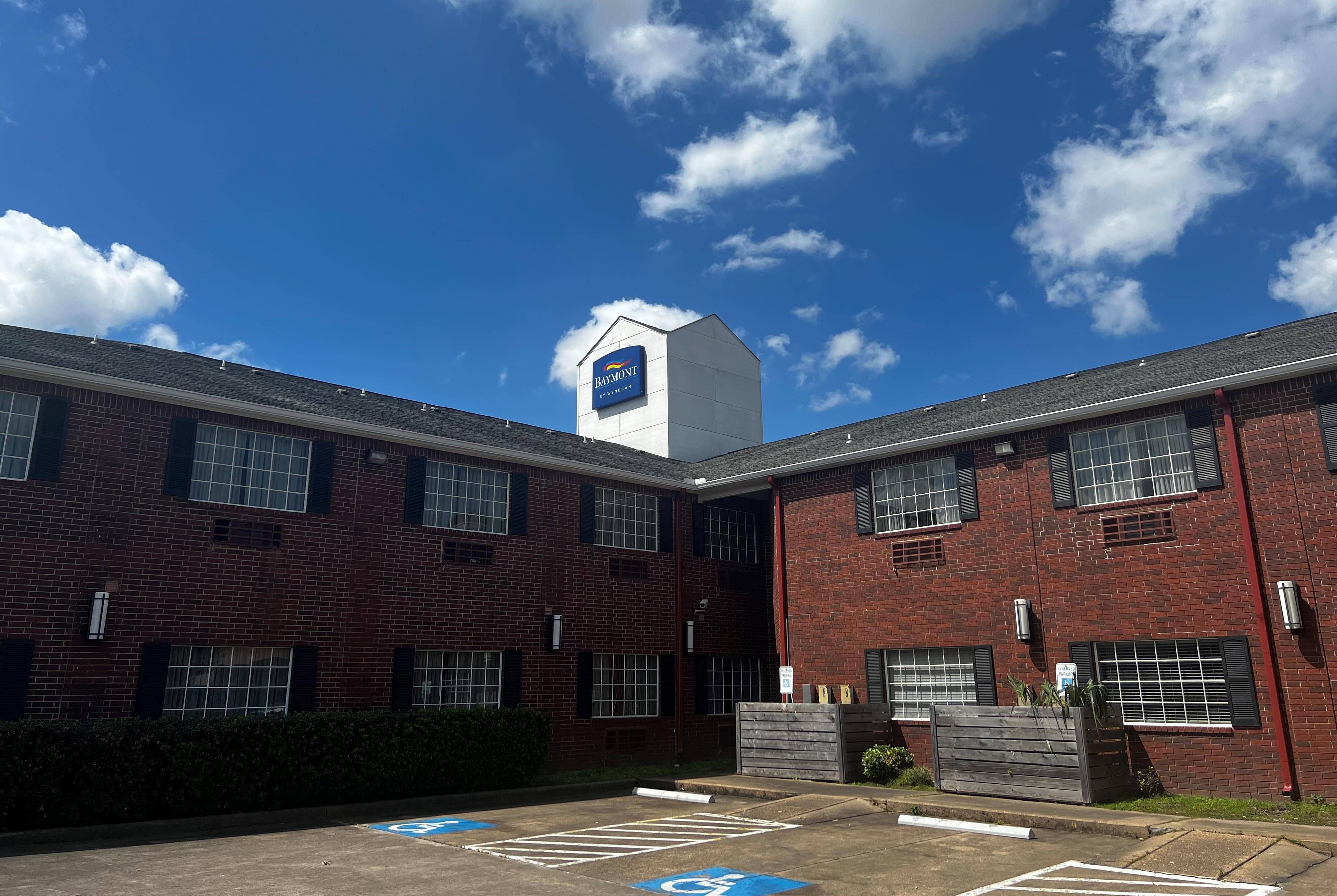 Wingate by Wyndham JFK Airport Far Rockaway - photo 23