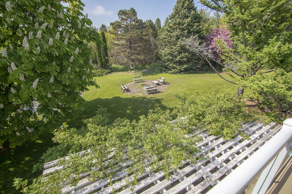 Coachlite Inn - photo 57