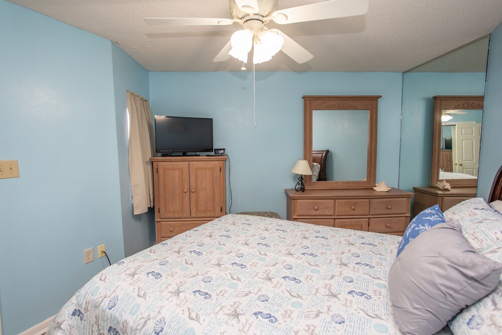 Royal Garden Resort 602 2 Bedroom Condo by RedAwning - photo 3