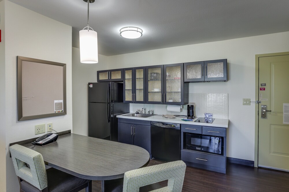 Candlewood Suites College Station At University by IHG - photo 21