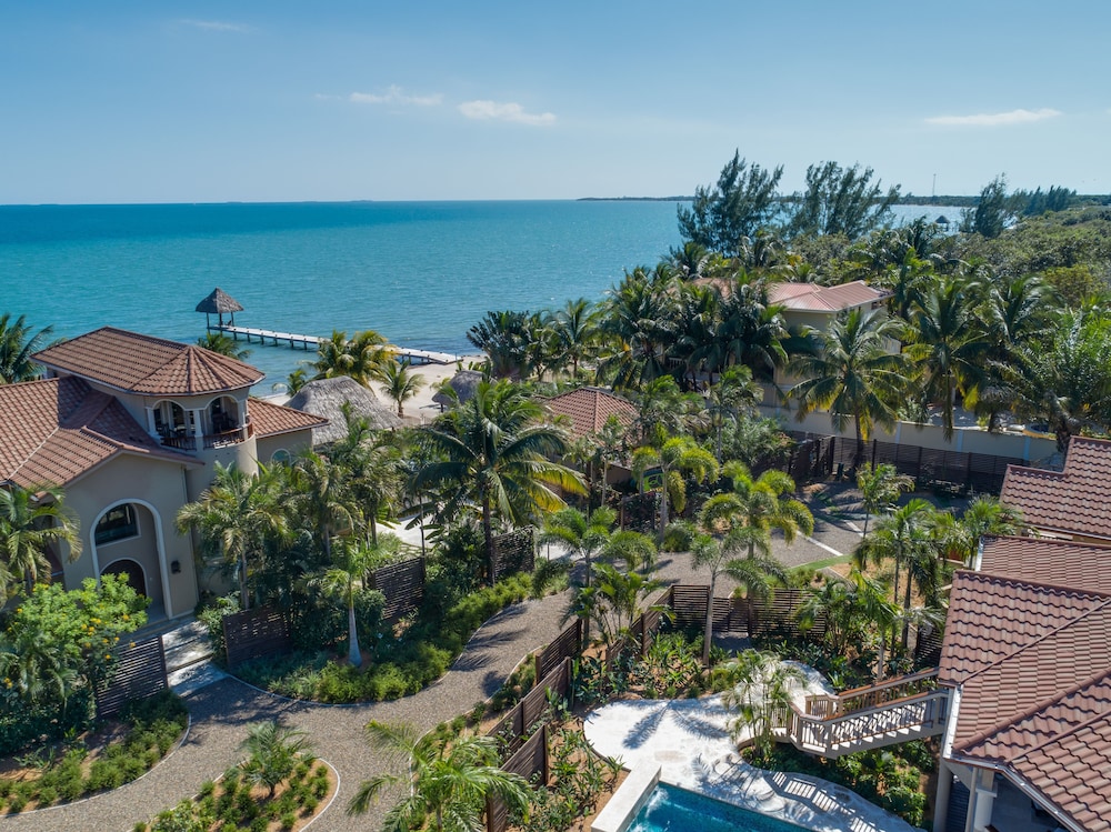 Sirenian Bay Resort Villas & All Inclusive Bungalows in Placencia, Belize