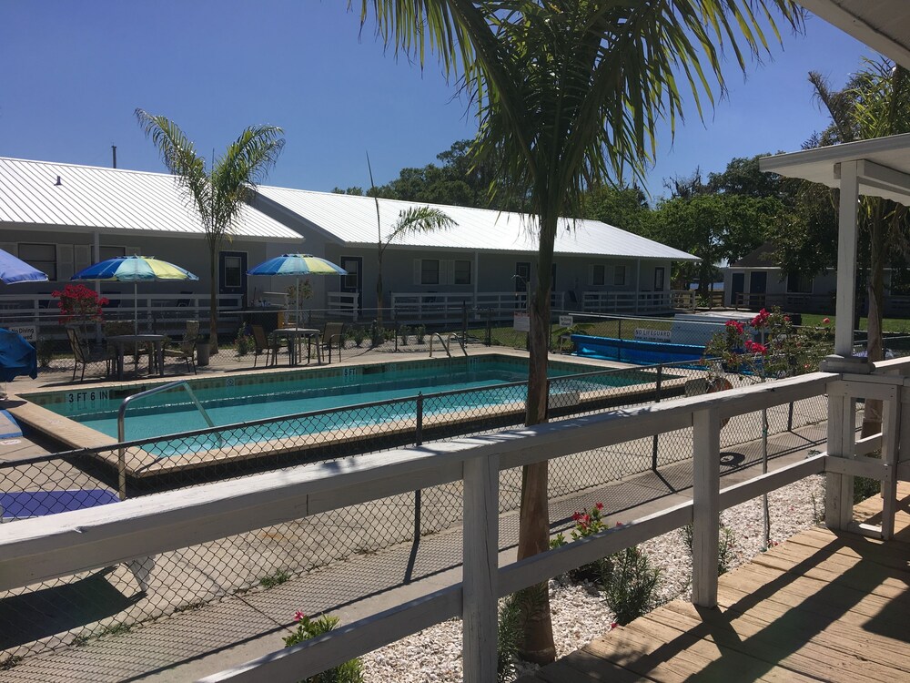 The Rivers Edge Motel - photo 24
