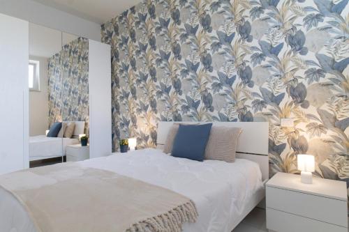 Sky Suite Blue Pomezia — 4-Star Luxury Hotel in Pomezia, Italy