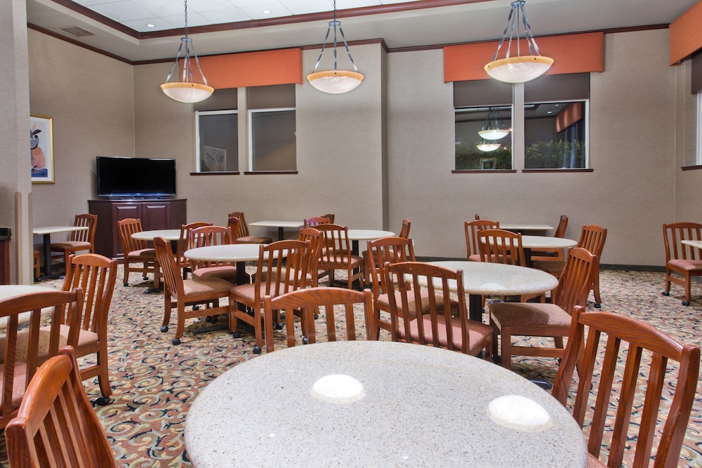 Holiday Inn Express Hotel & Suites Portland NW Downtown by IHG - photo 42
