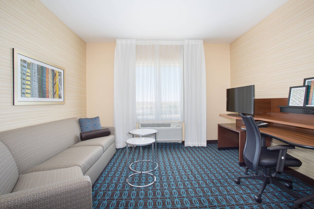 Fairfield Inn & Suites by Marriott Burlington - photo 11