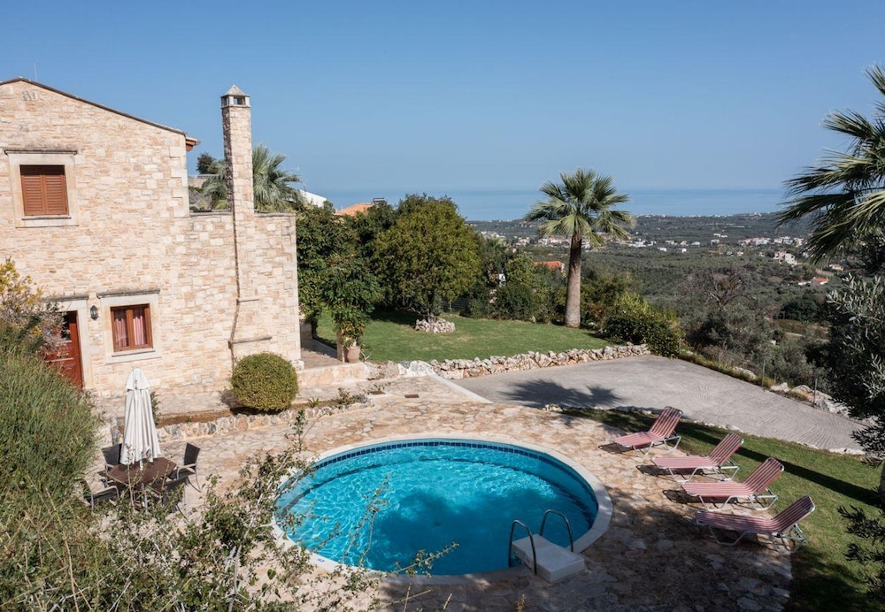 Villa Top Hill — 4-Star Luxury Hotel in Agia Triada, Greece