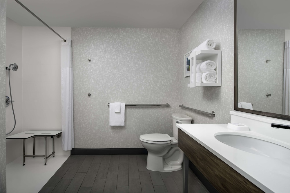 Hampton Inn Pittsburgh Monroeville - photo 13