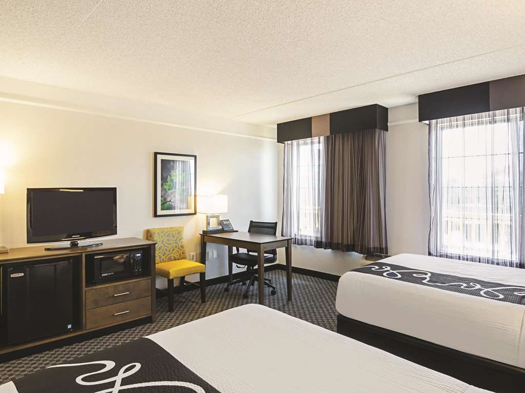La Quinta Inn & Suites by Wyndham Denver Tech Center - photo 17