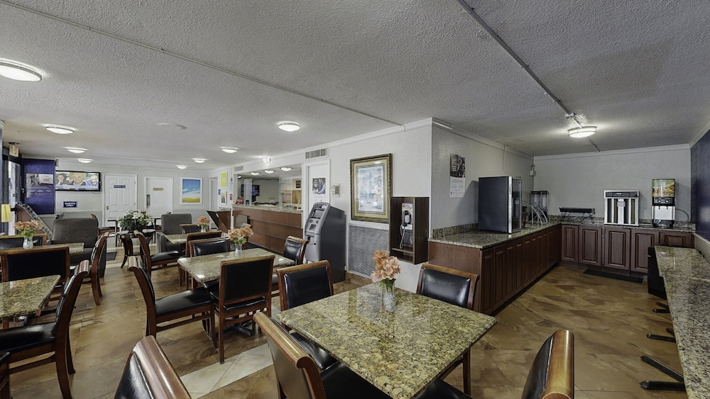 Days Inn by Wyndham Orlando Downtown - photo 26
