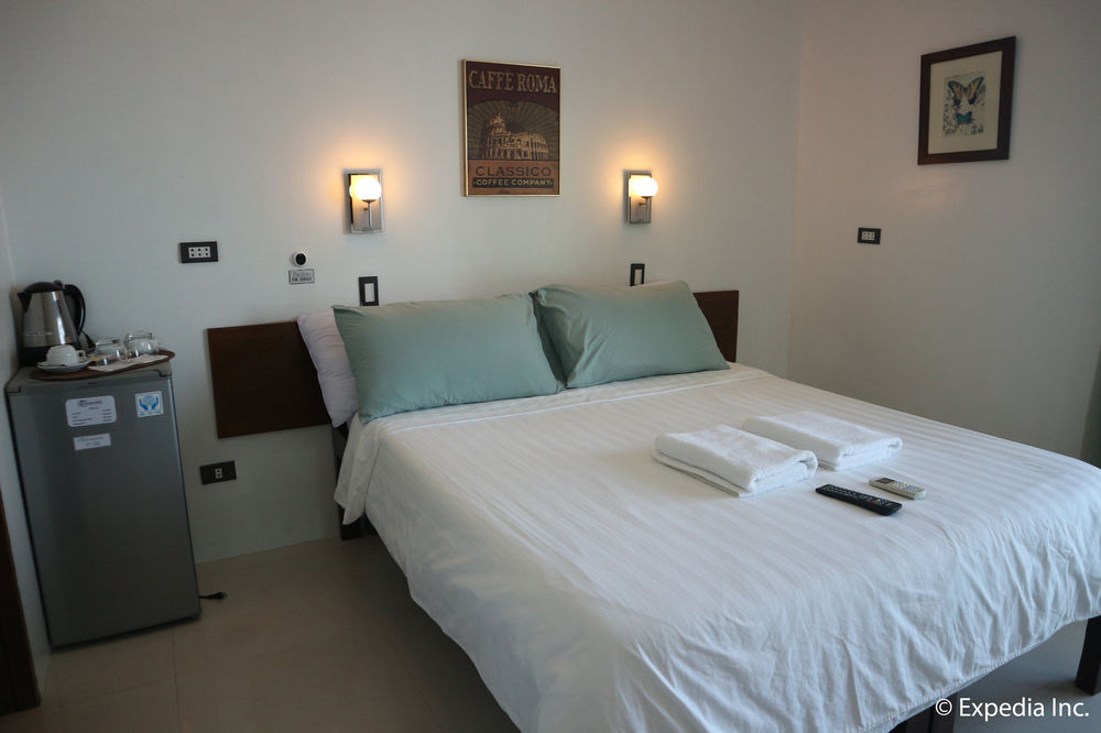 Bluelilly Hotel in Malabonot, Philippines