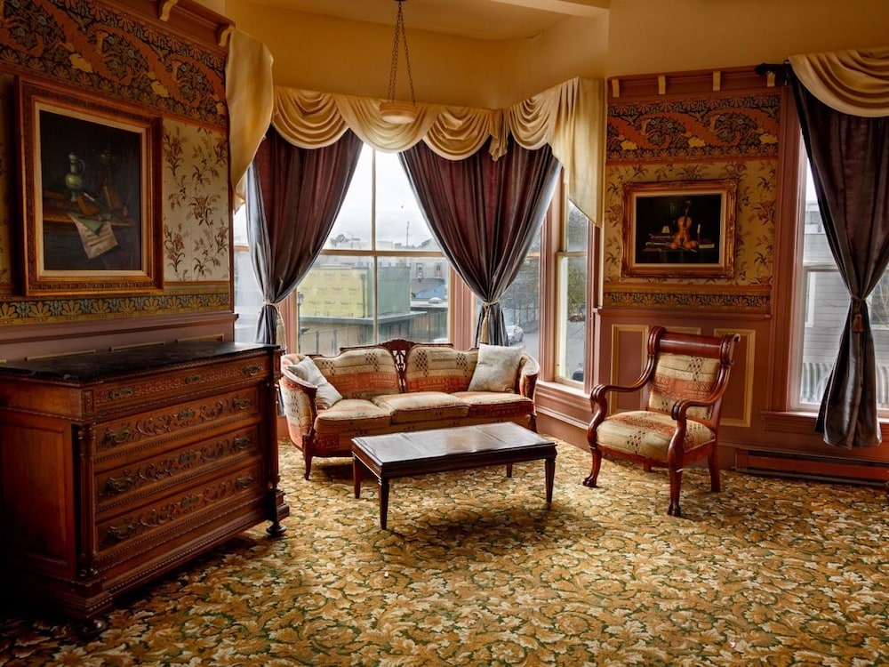 The Inn at 2nd & C - photo 6