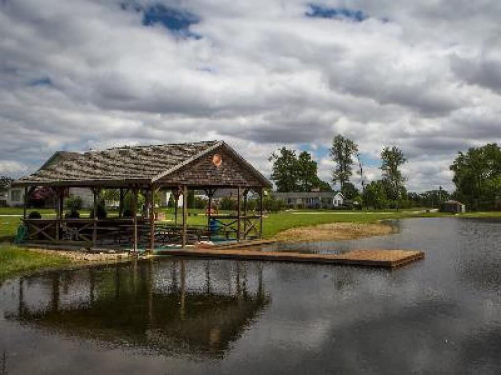 Pleasant Grove Inn - photo 45
