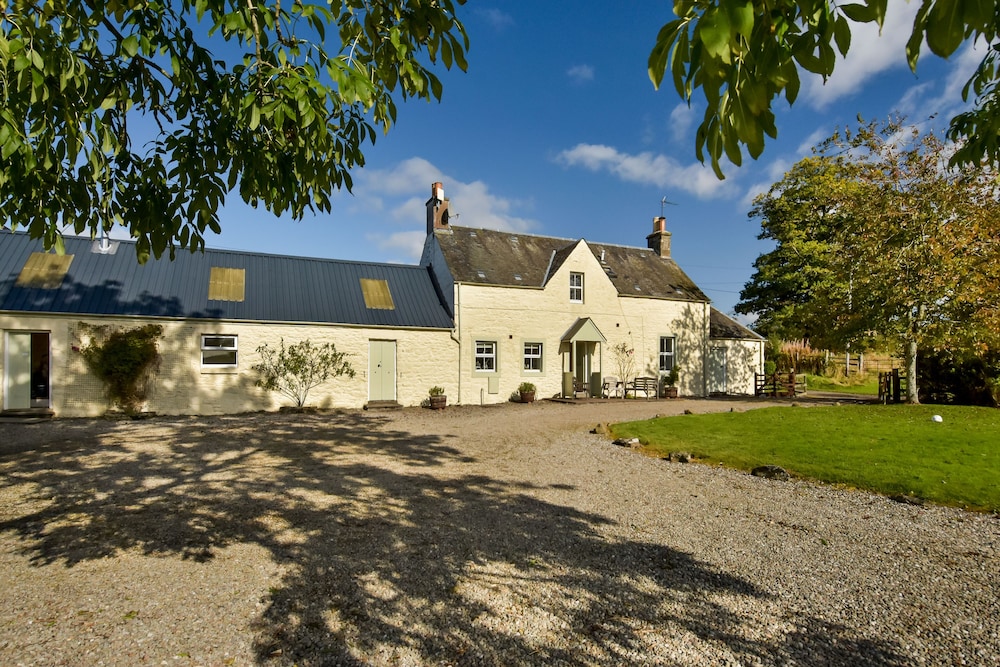 Cardross Estate Holiday Cottages — Stirling