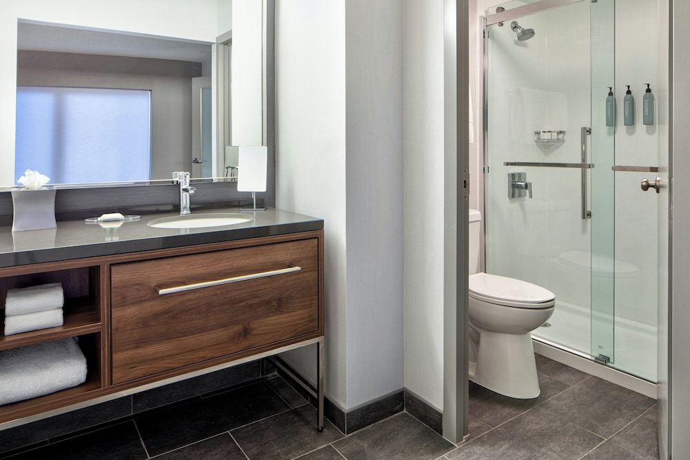 Courtyard by Marriott Chicago Downtown River North - photo 28