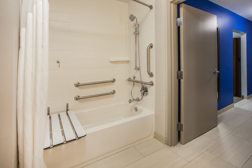 Holiday Inn Express Minneapolis West Plymouth by IHG - photo 20