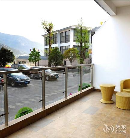 International Golf Resort Hotel in Tengyue, People's Republic of China