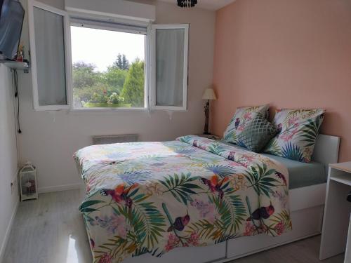 Un Studio Avec Une Entree Independante — Thilouze