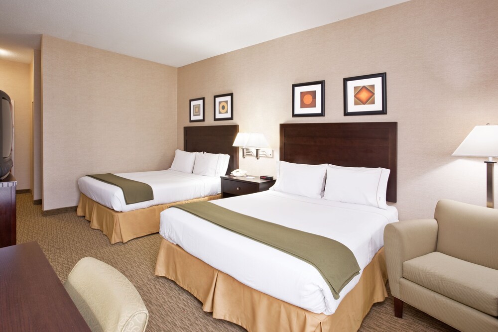Holiday Inn Express Hotel & Suites Cleveland Streetsboro by IHG - photo 9