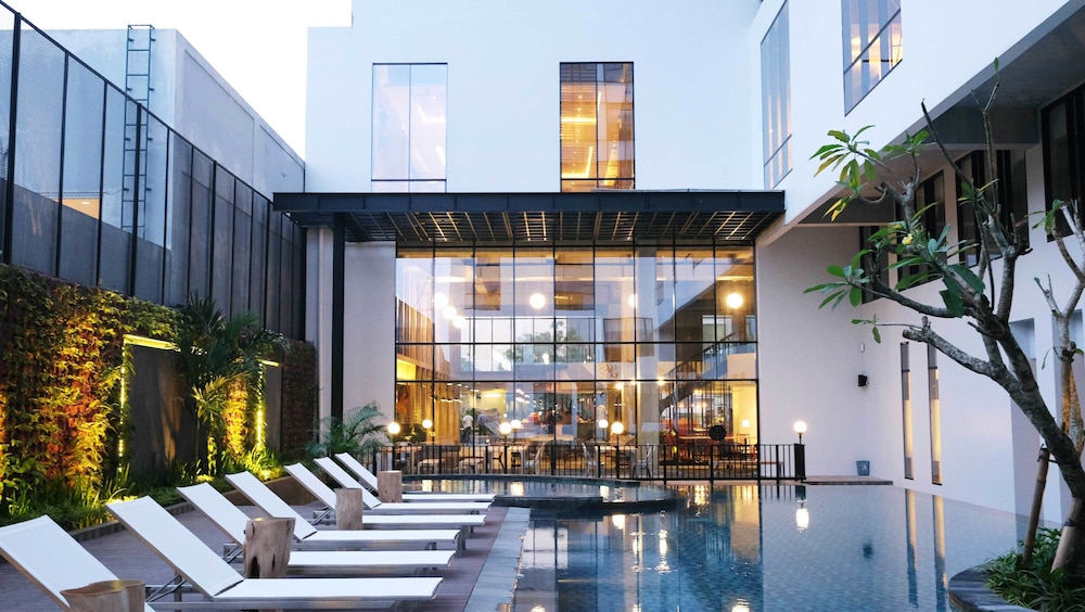 Gaia Cosmo Hotel — 4-Star Luxury Hotel in Yogyakarta, Indonesia