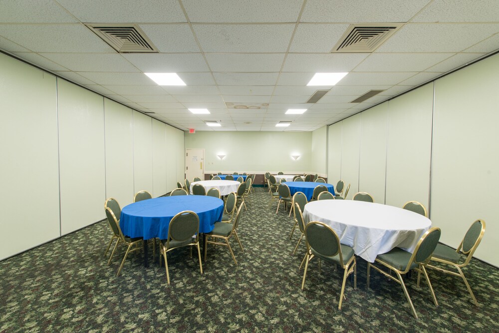 Vacation Inn Phoenix - photo 35