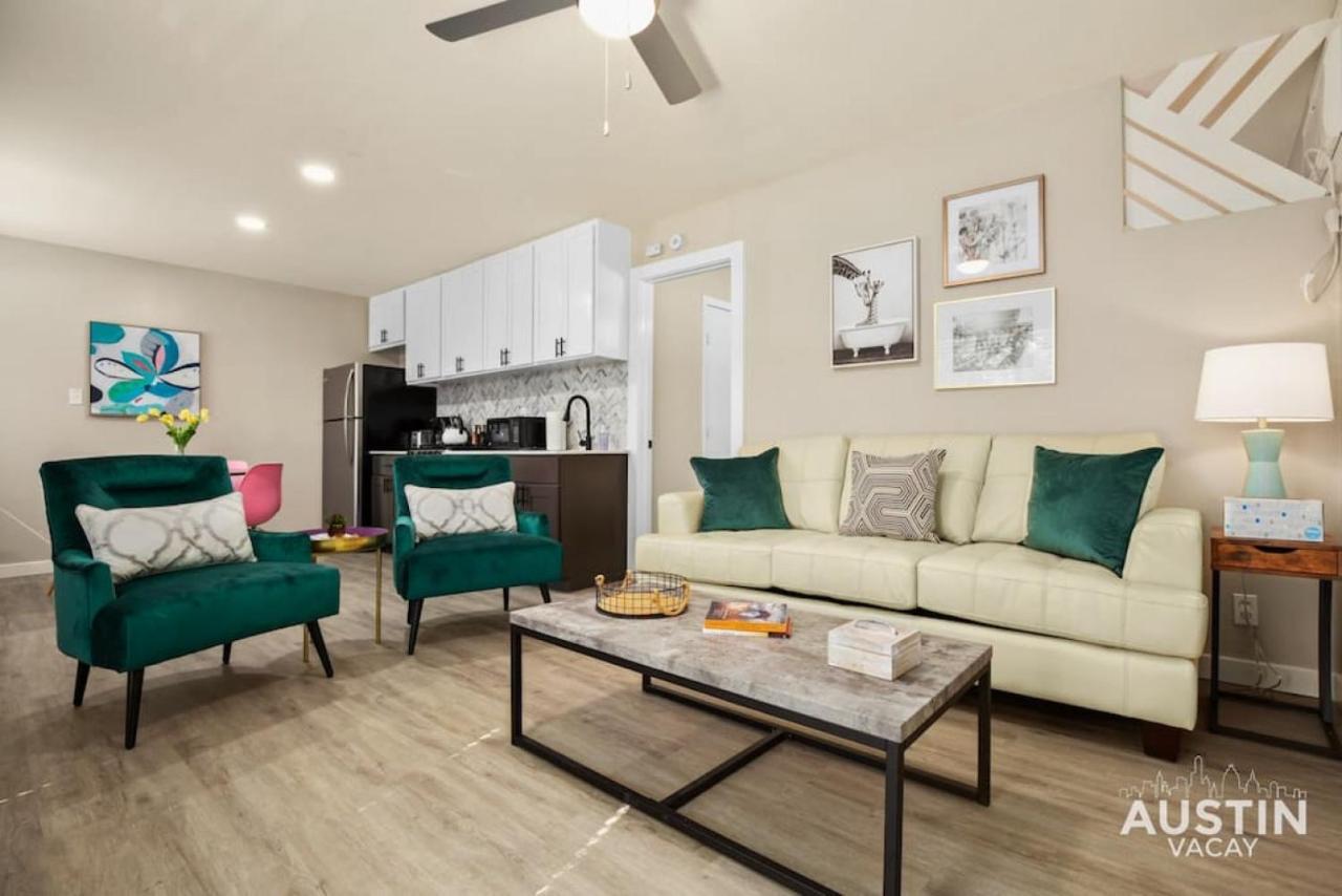 7 Minute Walk to Deep Eddy Pool Parking and Grill — 4-Star Luxury Hotel in Austin, United States