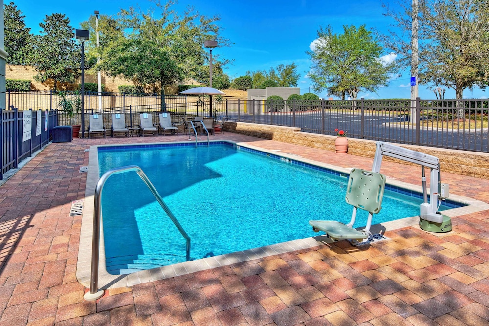 Hampton Inn & Suites Clermont - photo 32