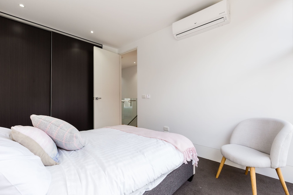 Renee 4Bdr North Melbourne House — North Melbourne — photo 5