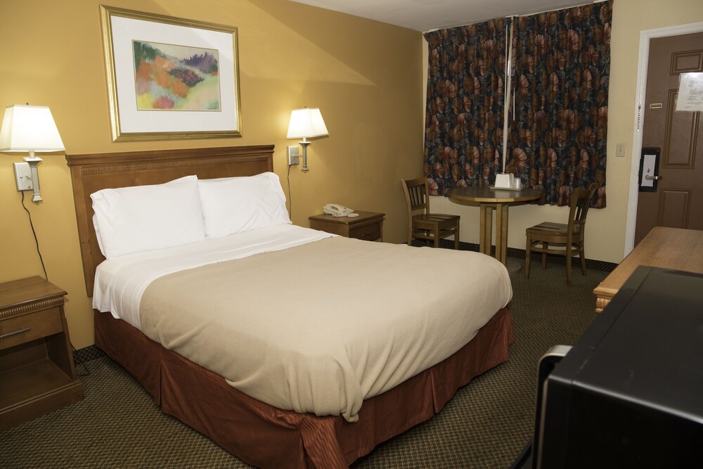Capri inn and Suites - photo 31